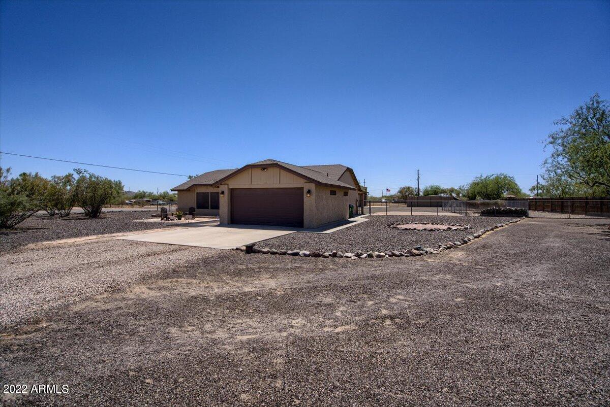 922 East Maddock Road Phoenix, AZ 85086 - Photo 7 of 44 07-Front of Home
