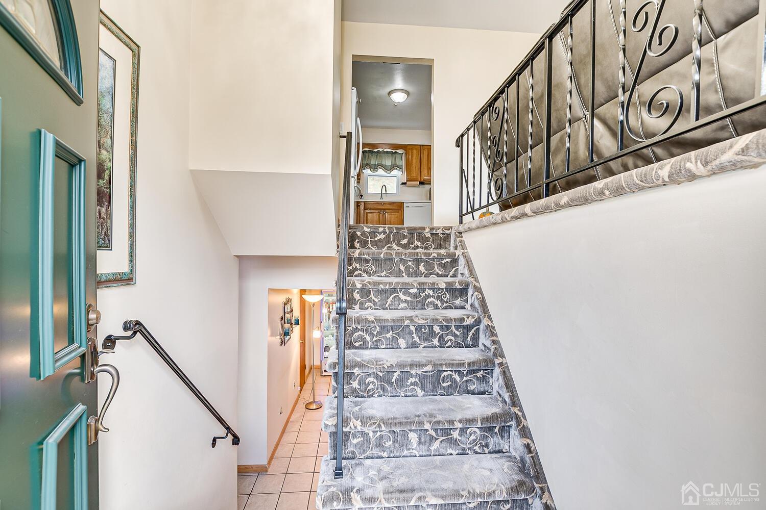 48 Brandywine Road Fords, NJ 08863 - Photo 4 of 29 a view of entryway