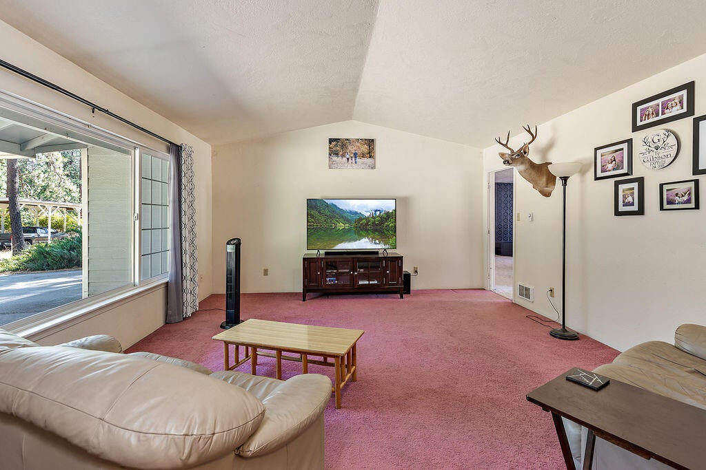1065 Minthorne Road Rogue River, OR 97537 - Photo 17 of 49 MR(23)