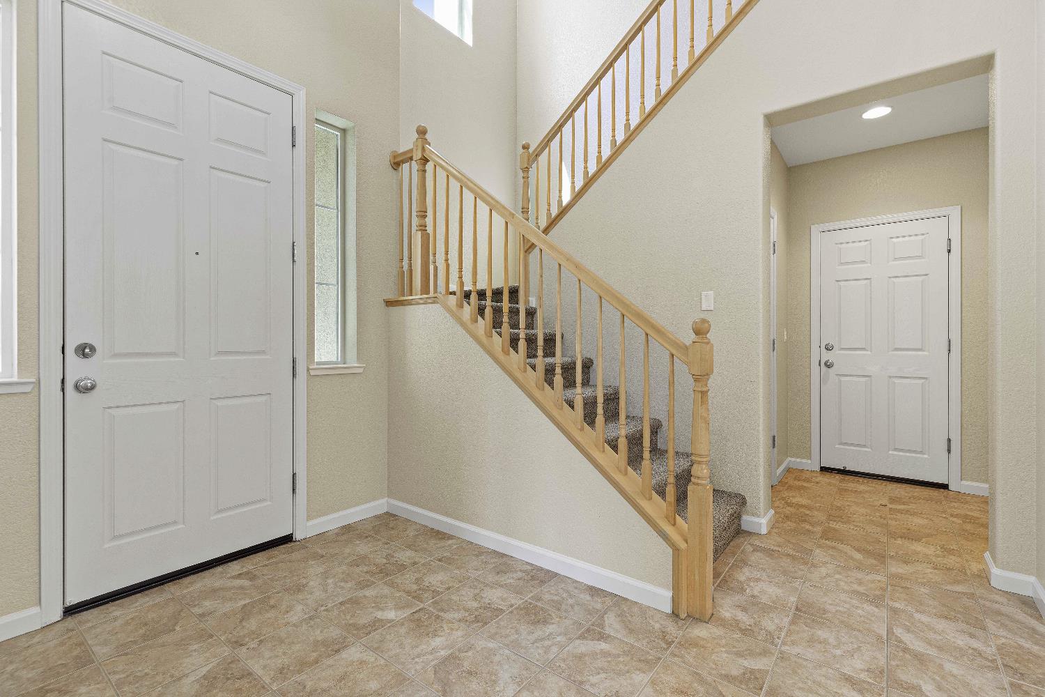 9397 Vintner Circle Patterson, CA 95363 - Photo 11 of 38 a view of entryway