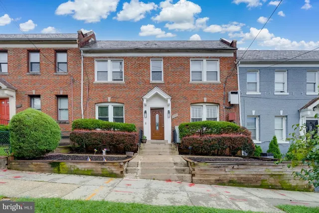 $2,000 | 1333 Adams Street Northeast, Unit 2, Washington, DC 20018