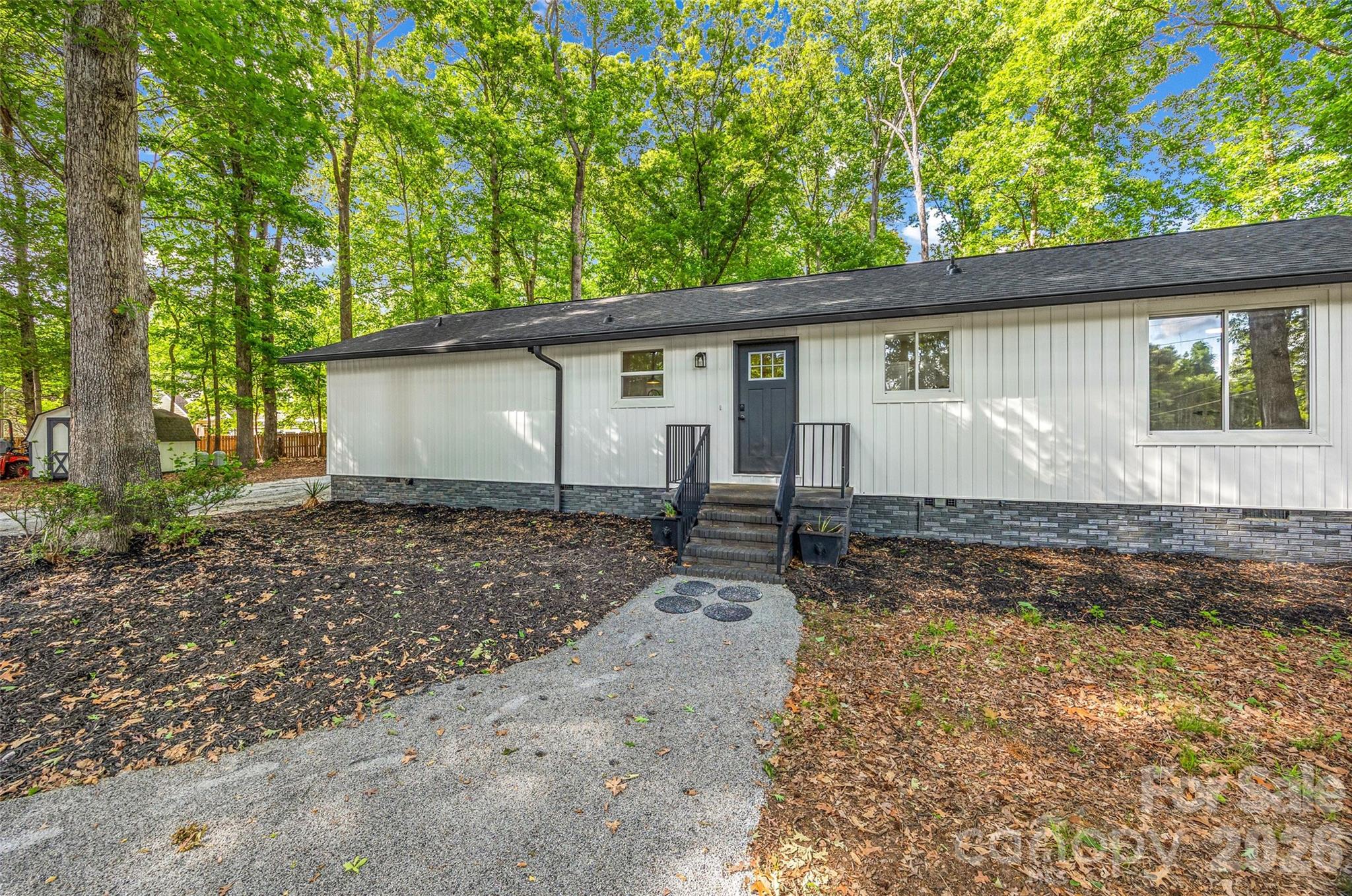 5950 Lake Wylie Road Clover, SC 29710 - Photo 4 of 36