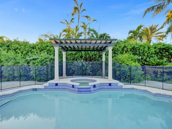 $10,750 | 12401 Southwest 77th Street, Unit 12401, Miami, FL 33183