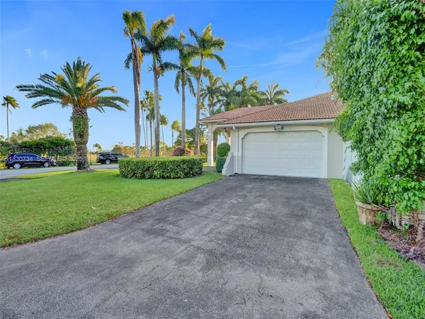 $10,750 | 12401 Southwest 77th Street, Unit 12401, Miami, FL 33183