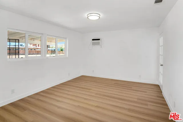 $2,200 | 15376 Washoan Road, Apple Valley, CA 92307