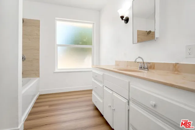 $2,200 | 15376 Washoan Road, Apple Valley, CA 92307