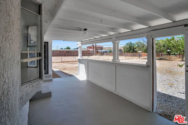 $2,200 | 15376 Washoan Road, Apple Valley, CA 92307