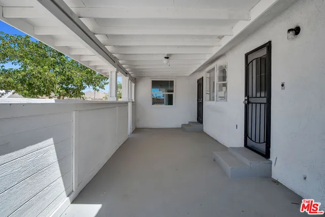 $2,200 | 15376 Washoan Road, Apple Valley, CA 92307