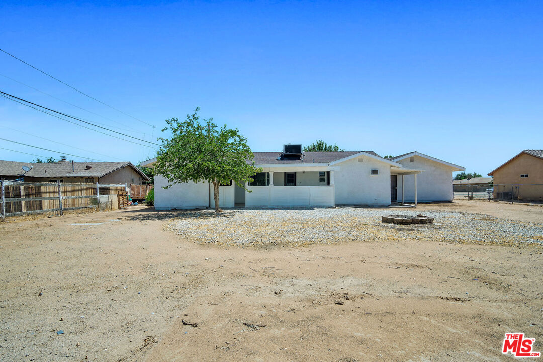 15376 Washoan Road Apple Valley, CA 92307 - Photo 38 of 40 a house with a outdoor space