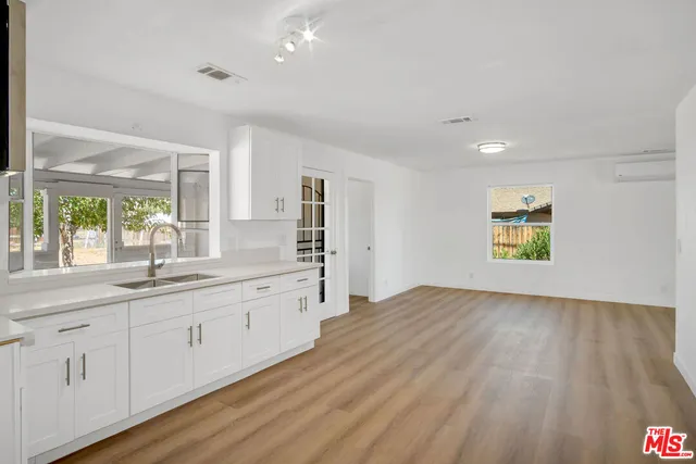 $2,200 | 15376 Washoan Road, Apple Valley, CA 92307