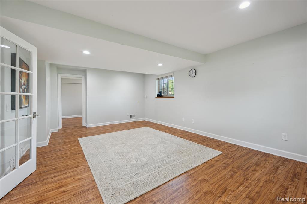 3395 West Maple Road Wixom, MI 48393 - Photo 24 of 50