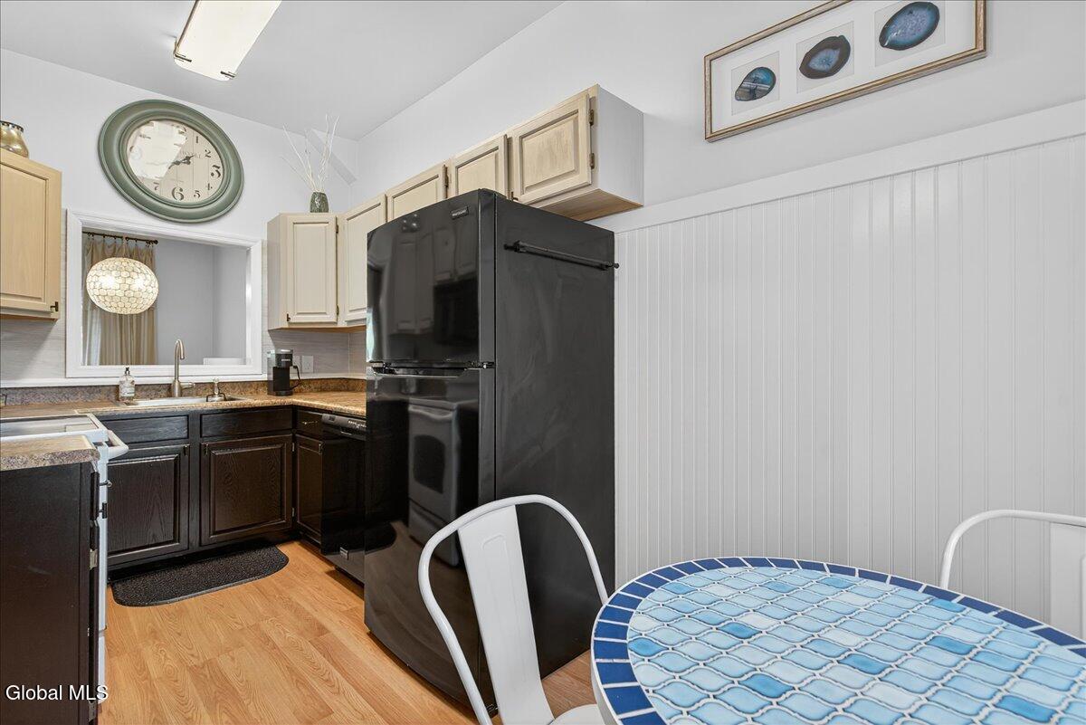 22 Lakeview Road Saratoga Springs, NY 12866 - Photo 14 of 43 28-22 LAKEVIEW_-4