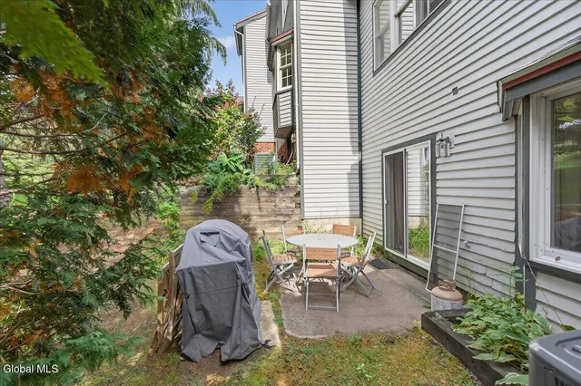 $639,000 | 22 Lakeview Road, Saratoga Springs, NY 12866