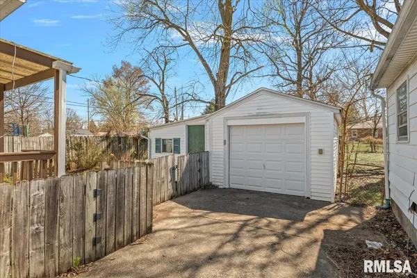 $89,900 | 2352 East Keys Avenue, Springfield, IL 62702
