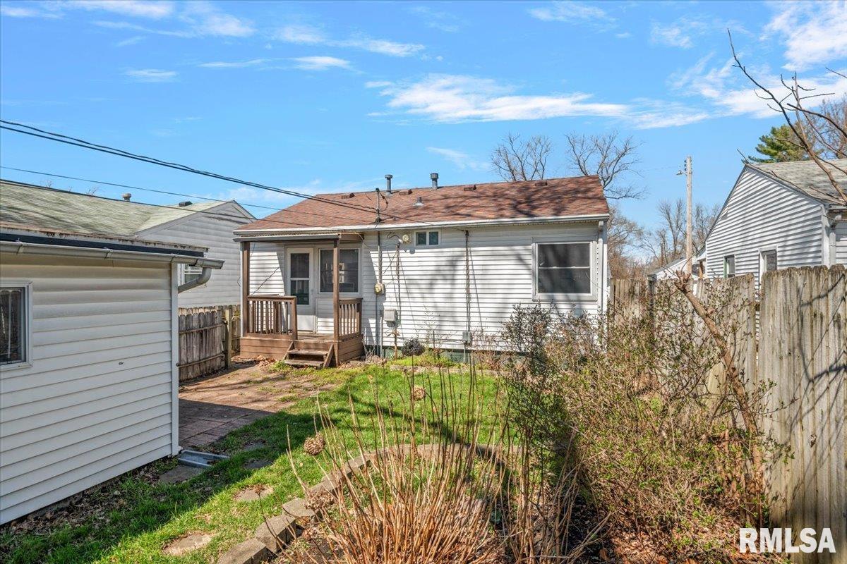 2352 East Keys Avenue Springfield, IL 62702 - Photo 22 of 24