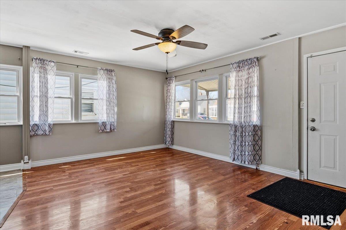 2352 East Keys Avenue Springfield, IL 62702 - Photo 4 of 24