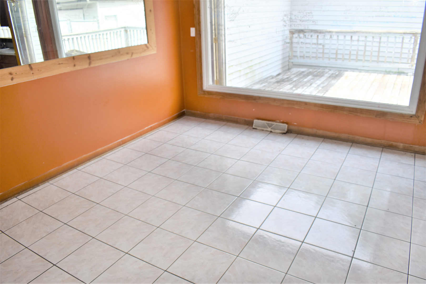 3824 Sunset Avenue Markham, IL 60428 - Photo 14 of 24 a view of an empty room and window