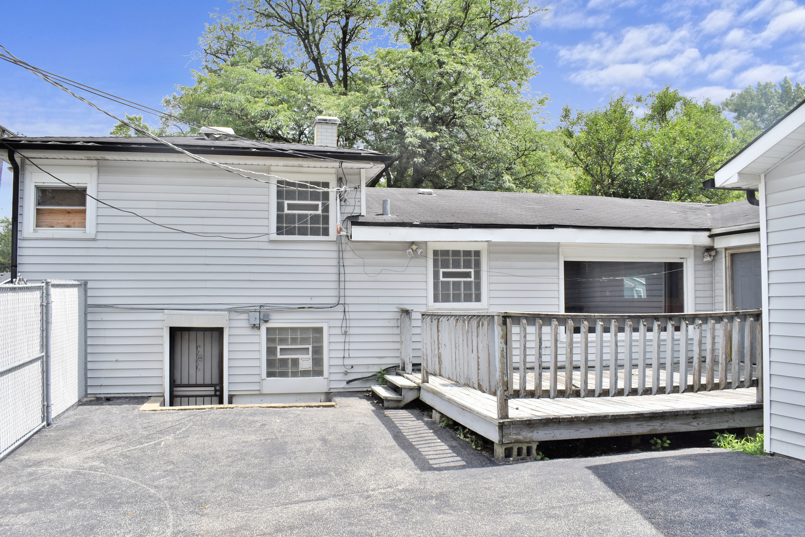 3824 Sunset Avenue Markham, IL 60428 - Photo 4 of 24 a view of backyard with a deck and furniture
