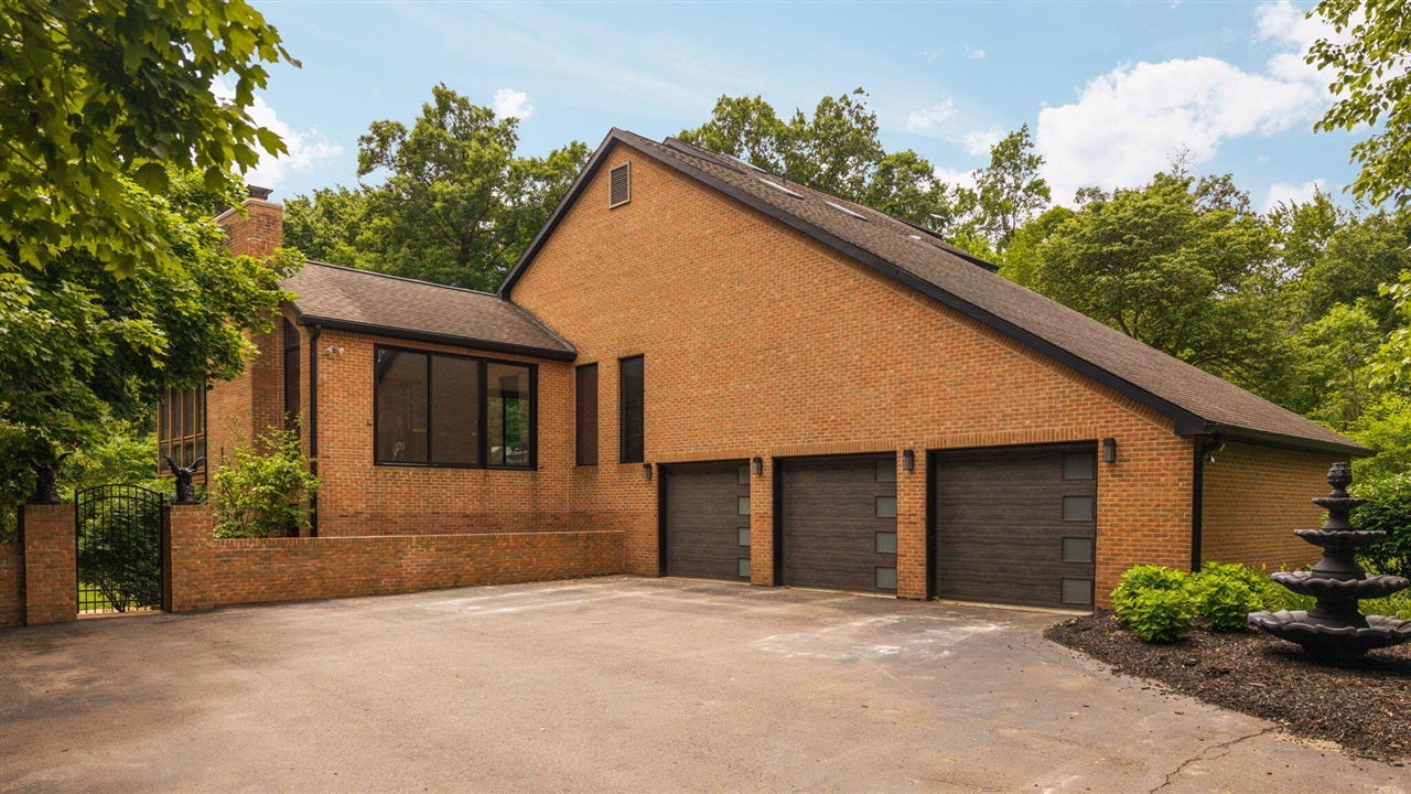 5900 Alber Road Saline, MI 48176 - Photo 1 of 99 Gallery Image 1