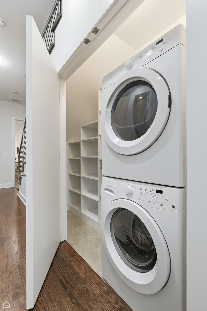 Undisclosed Address Chicago, IL 60622 - Photo 16 of 21 a utility room with dryer and washer