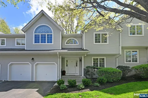 $939,000 | 6 Schill Place, Hillsdale, NJ 07642
