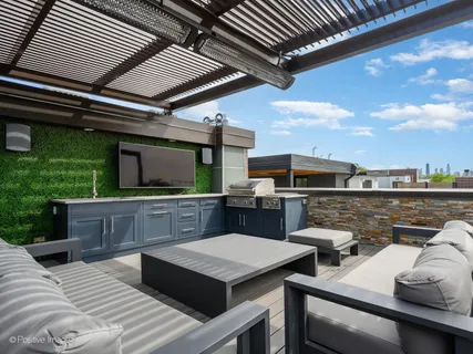 $1,650,000 | 2125 West Erie Street, Chicago, IL 60612