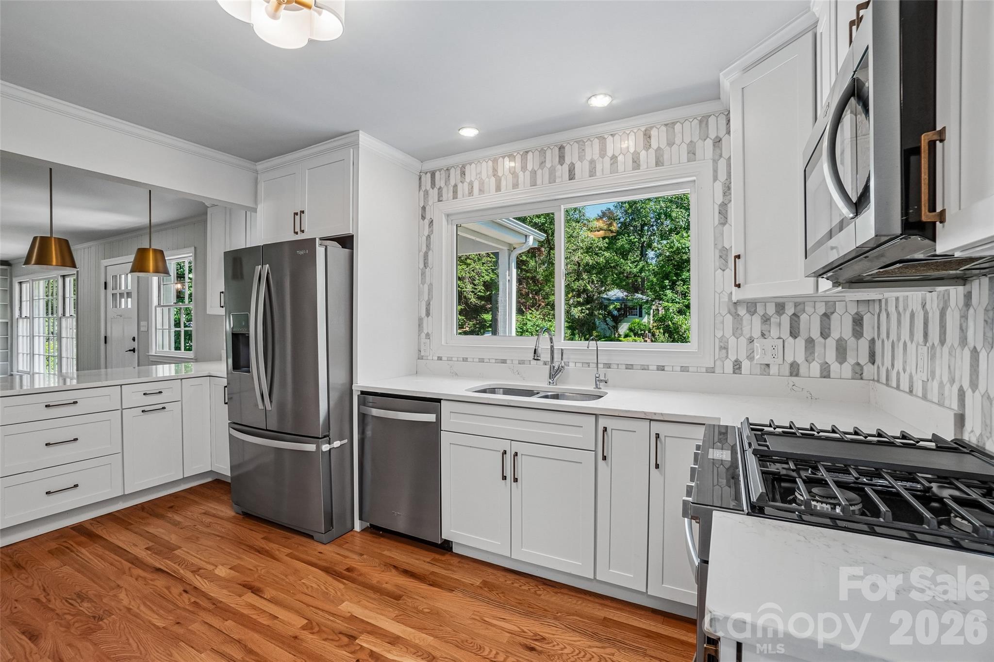 28 Ridgefield Place Asheville, NC 28803 - Photo 2 of 48