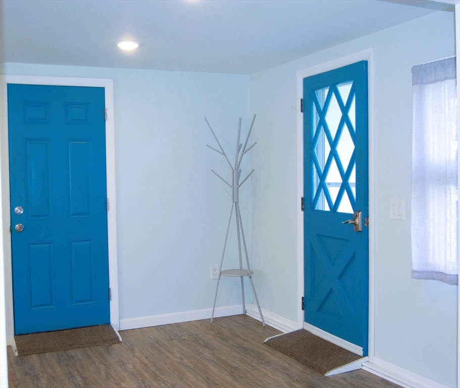 9 Harding Street Leicester, MA 01611 - Photo 7 of 28
