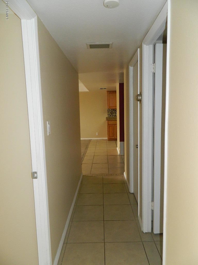 7830 East Camelback Road, Unit 212 Scottsdale, AZ 85251 - Photo 22 of 45 a view of a hallway