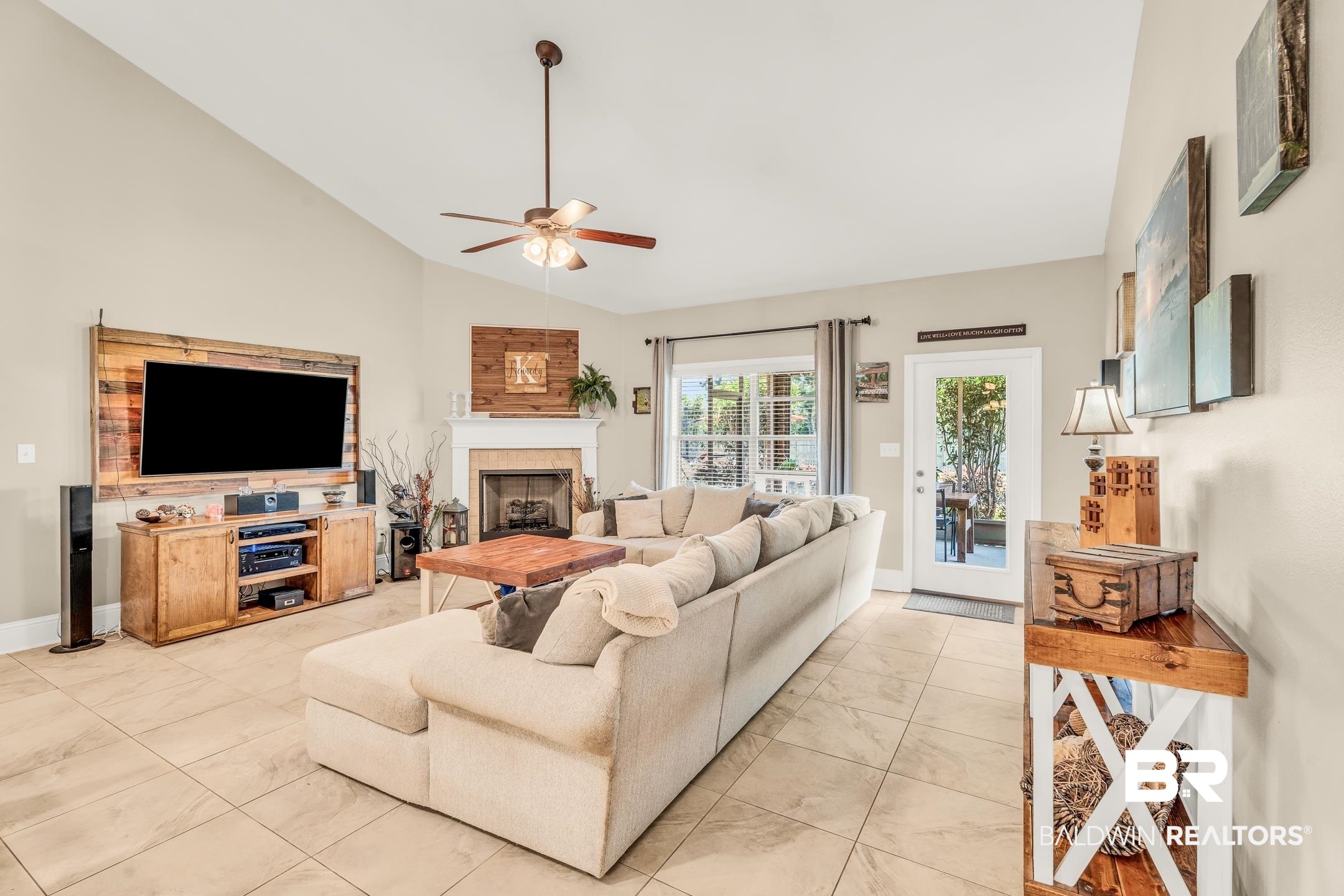25045 Fairfax Road Daphne, AL 36526 - Photo 12 of 41 Living Room