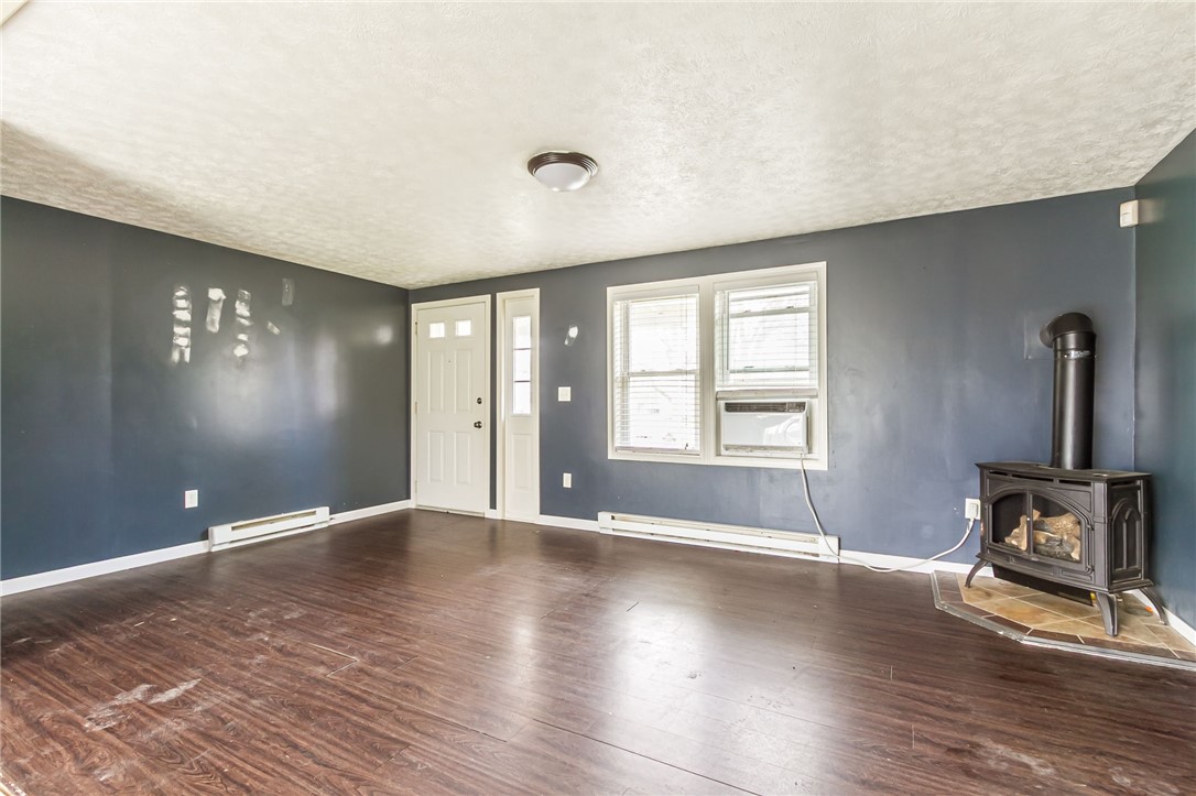 49 Silver Street Manchester, NY 14432 - Photo 7 of 28