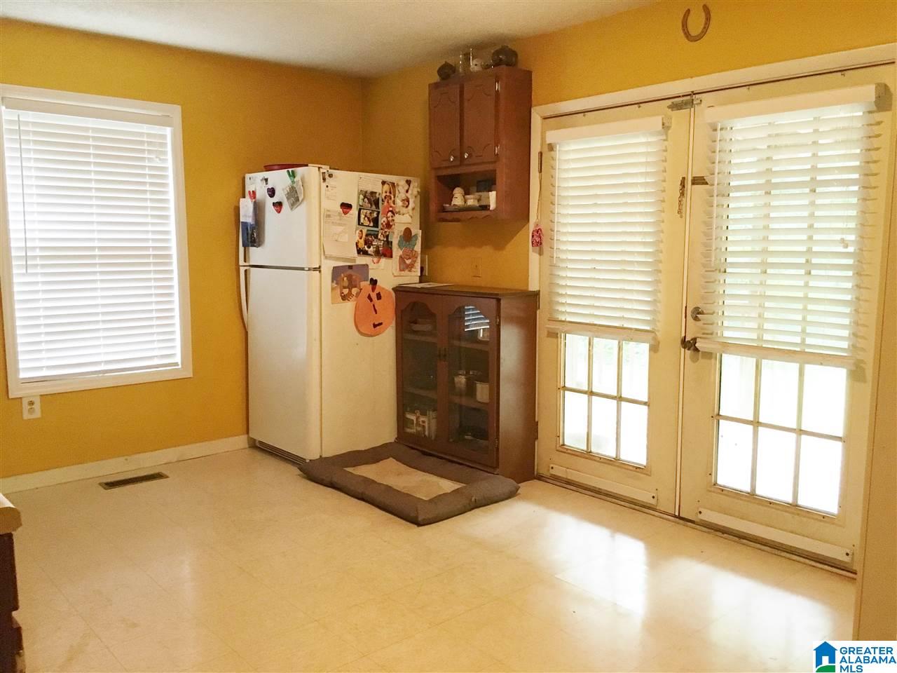 1745 Mountain Lake Road Warrior, AL 35180 - Photo 11 of 30