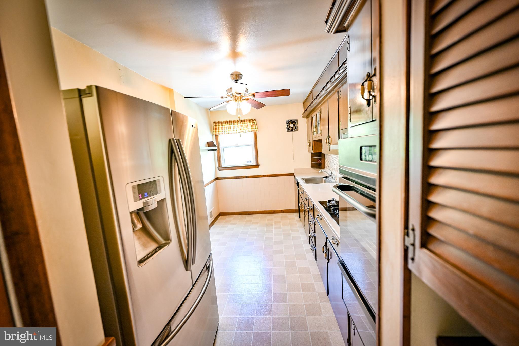 1041 Winsford Road Baltimore, MD 21204 - Photo 7 of 37