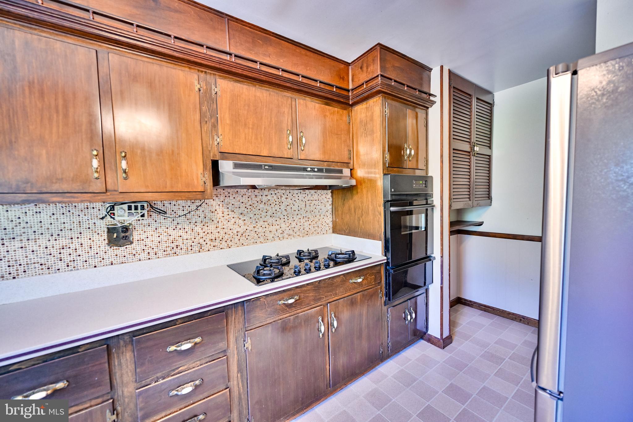 1041 Winsford Road Baltimore, MD 21204 - Photo 8 of 37