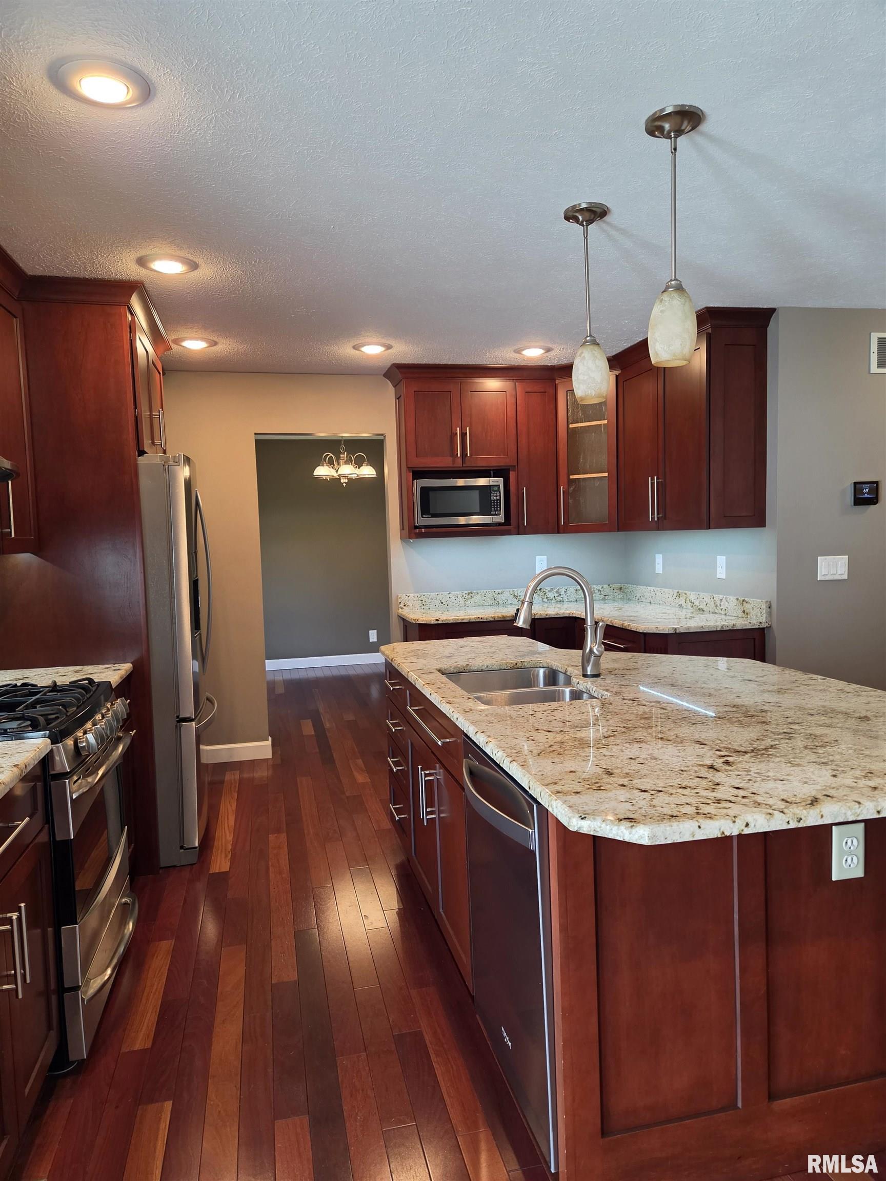 3 Peppertree Court Washington, IL 61571 - Photo 13 of 40