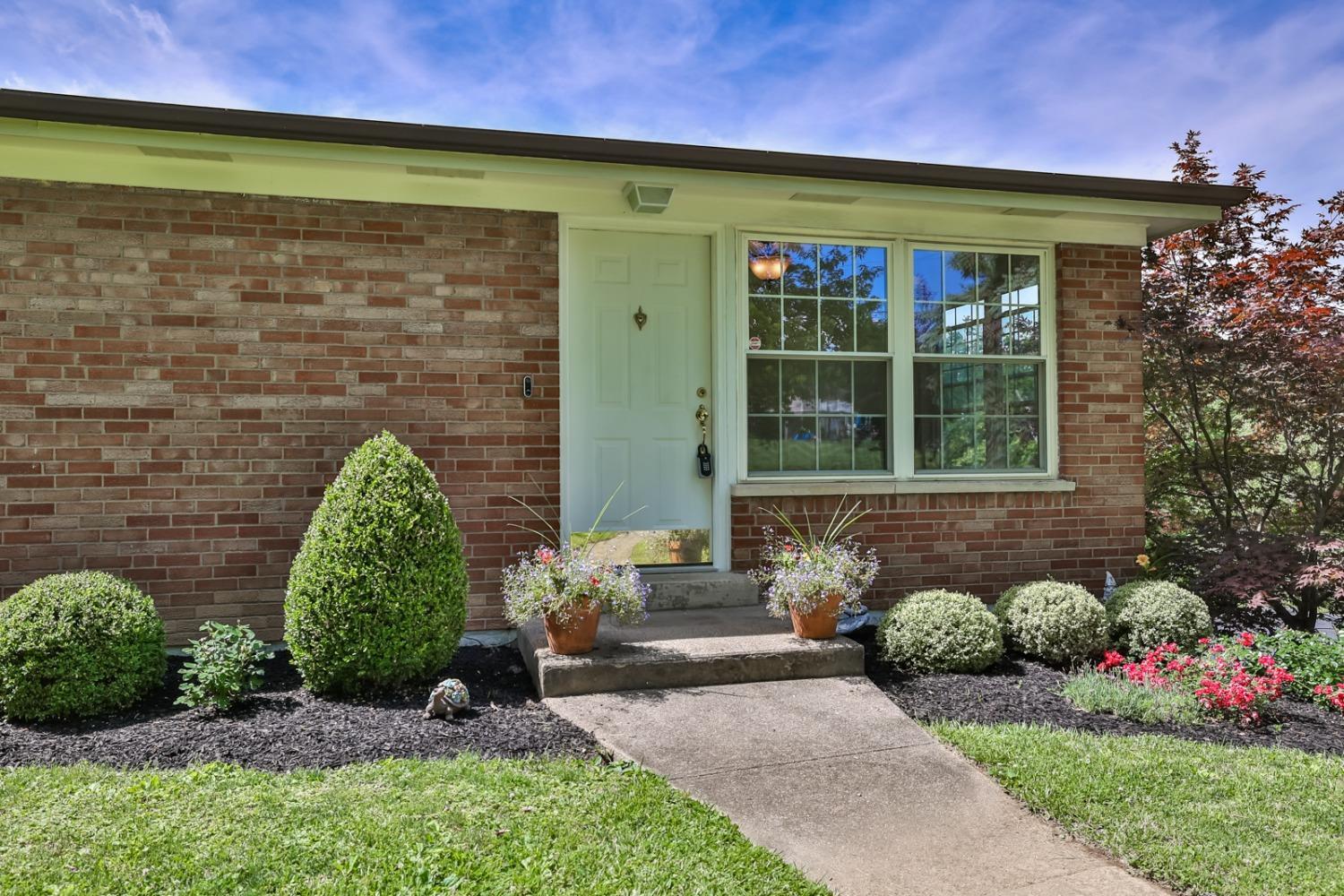 6454 Hayes Road Cincinnati, OH 45248 - Photo 3 of 42