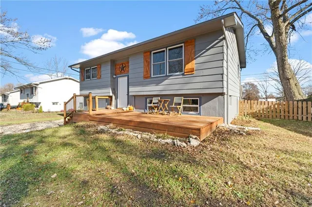 $250,000 | 217 North Maple Terrace, Wellsville, KS 66092