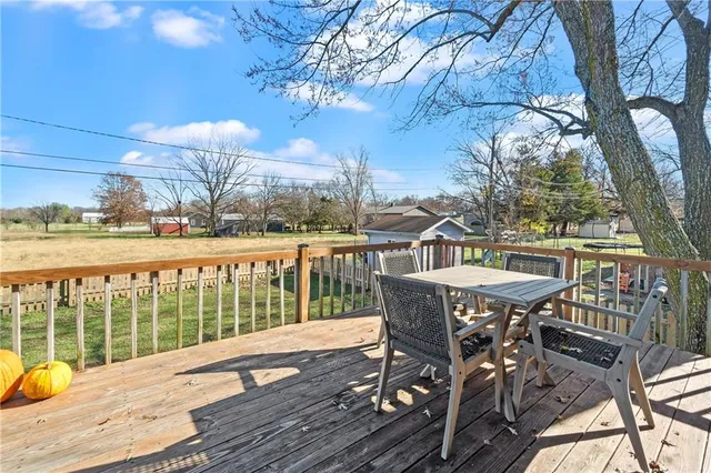 $250,000 | 217 North Maple Terrace, Wellsville, KS 66092