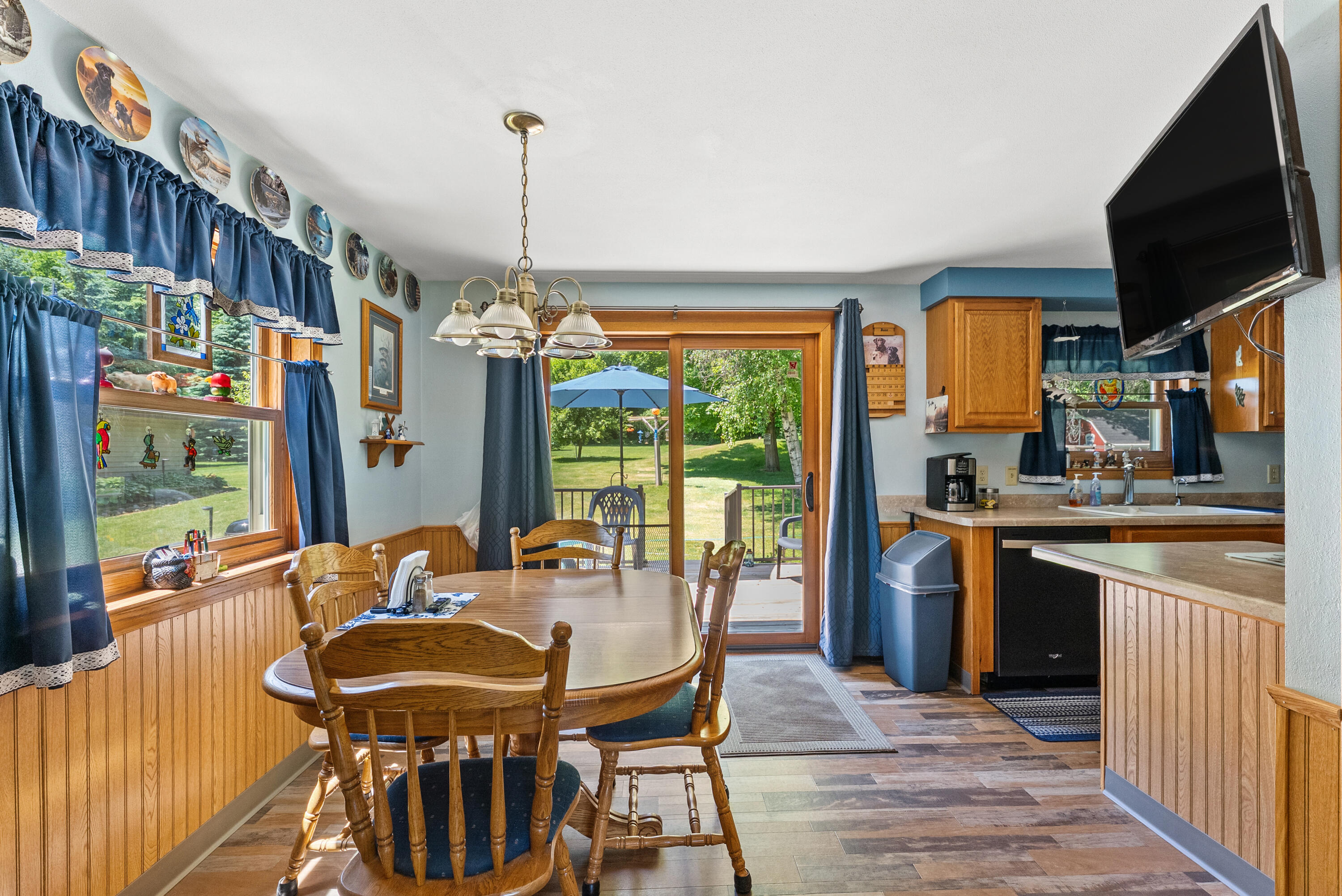 N6814 Sugarbush Road Greenbush, WI 53023 - Photo 15 of 41 Kitchen