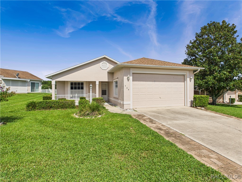 709 West Toucan Loop Hernando, FL 34442 - Photo 1 of 39