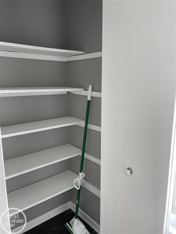 8144 Harding Center Line, MI 48015 - Photo 18 of 56 Gallery Image 18