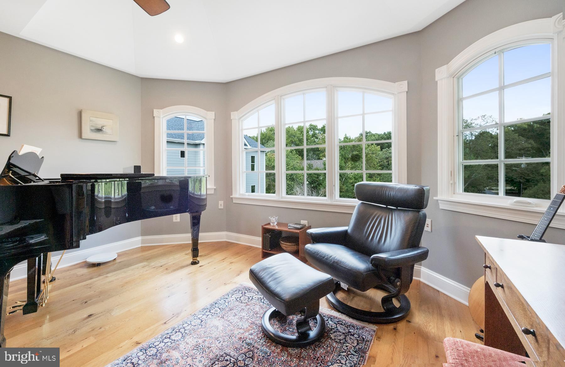 1306 Harbor Road Annapolis, MD 21403 - Photo 25 of 55 Gallery Image 25