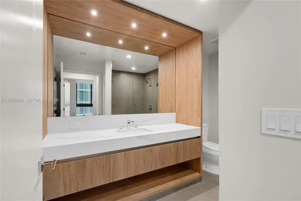 $540,000 | 11 Northeast 6th Street, Unit 2104, Miami, FL 33132