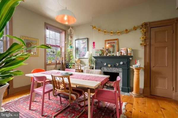 $1,600,000 | 239 Race Street, Unit A, Philadelphia, PA 19106