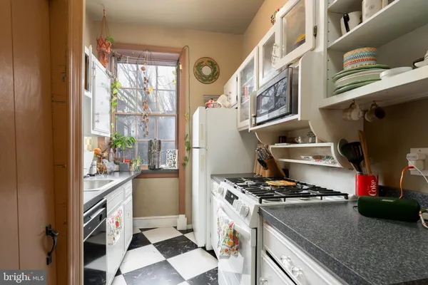 $1,600,000 | 239 Race Street, Unit A, Philadelphia, PA 19106
