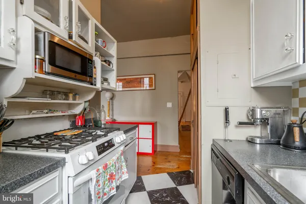 $1,600,000 | 239 Race Street, Unit A, Philadelphia, PA 19106