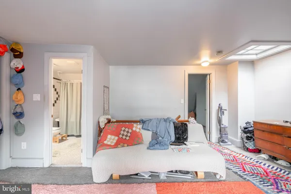 $1,600,000 | 239 Race Street, Unit A, Philadelphia, PA 19106