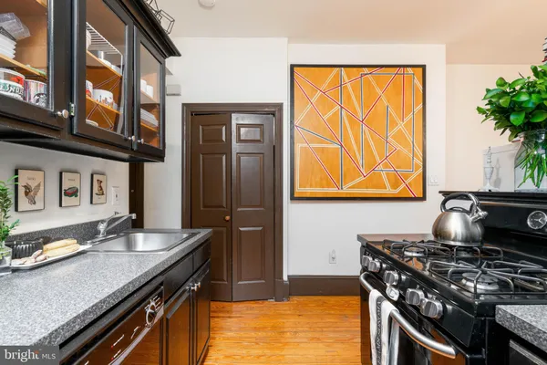$1,600,000 | 239 Race Street, Unit A, Philadelphia, PA 19106