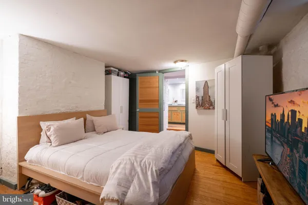 $1,600,000 | 239 Race Street, Unit A, Philadelphia, PA 19106