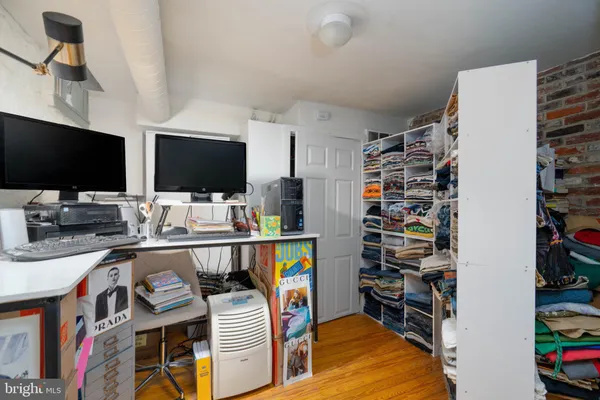 $1,600,000 | 239 Race Street, Unit A, Philadelphia, PA 19106
